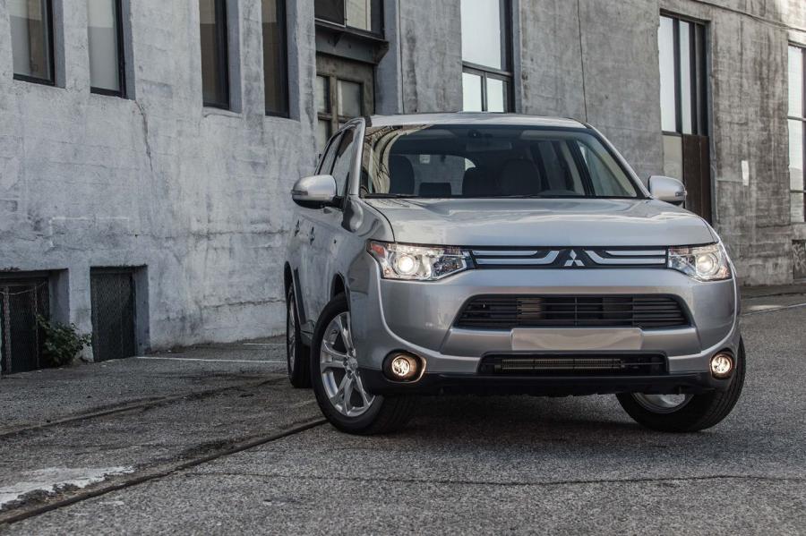  Mitsubishi Outlander 2014 года  (фото 108 из 136)